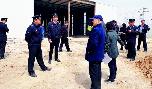 2019年4月1日,环保局局长宋学照带队与公安局联合现场执法检查.